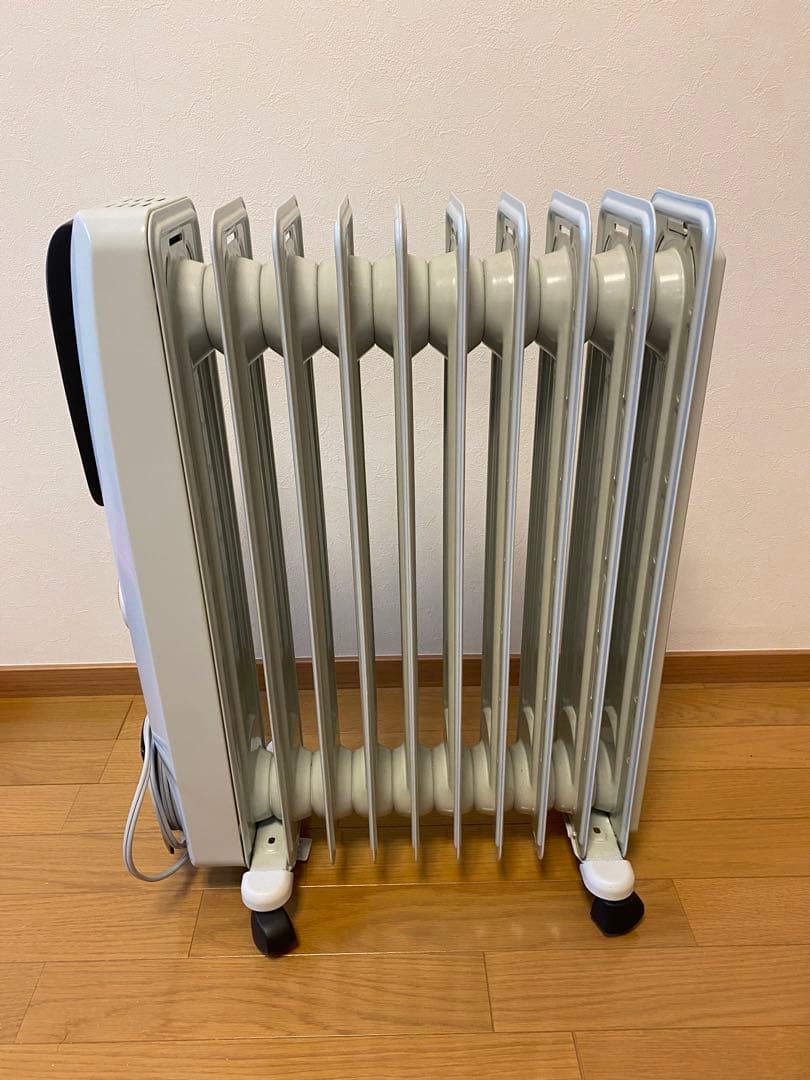 デロンギ オイルヒーター 9フィン サーモスタット付 H771015EFSN美品