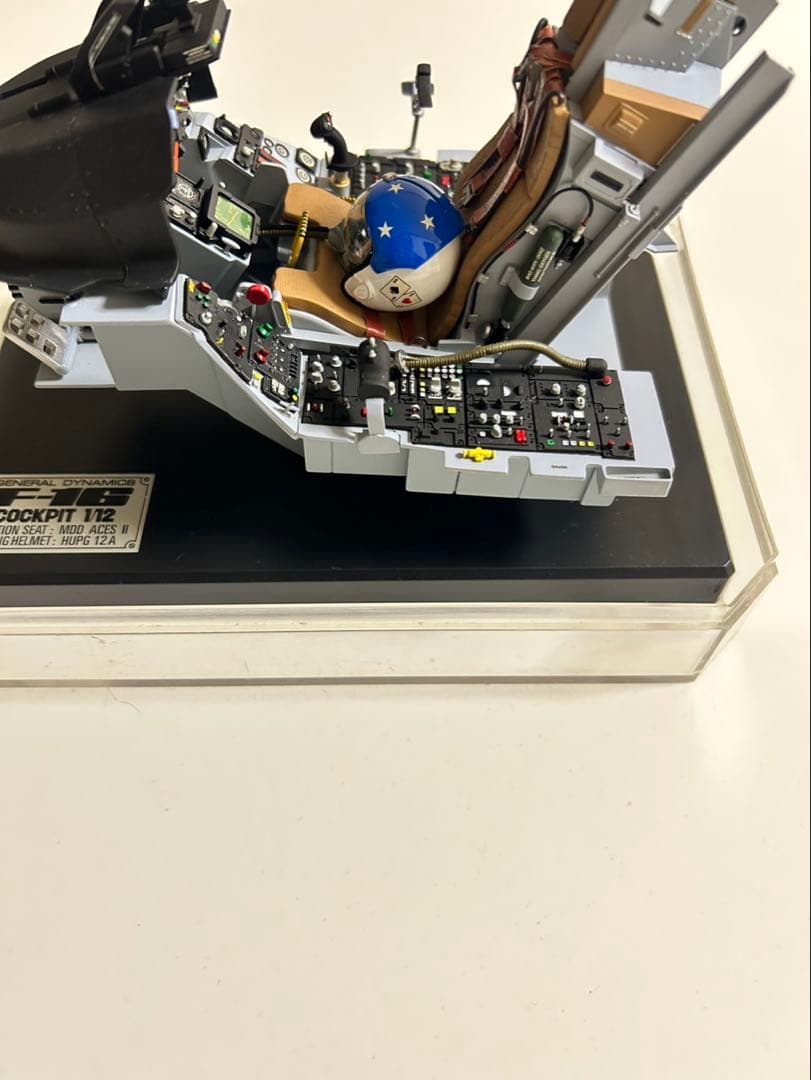 【完成品】1/12 エッシー F-16 コックピット