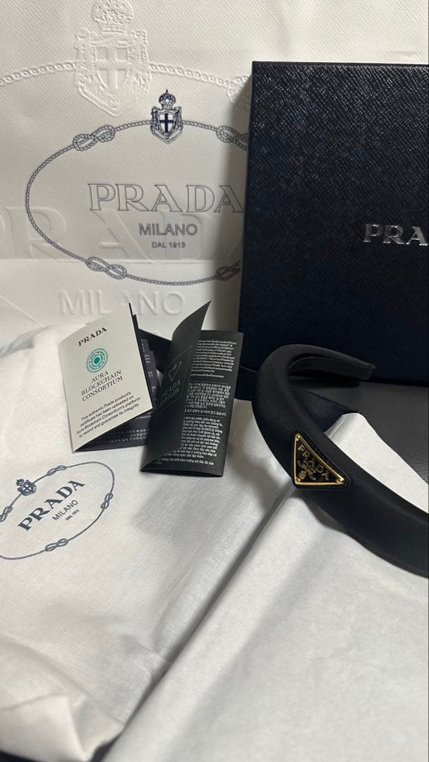 試着のみ　PRADA re nyronカチューシャ