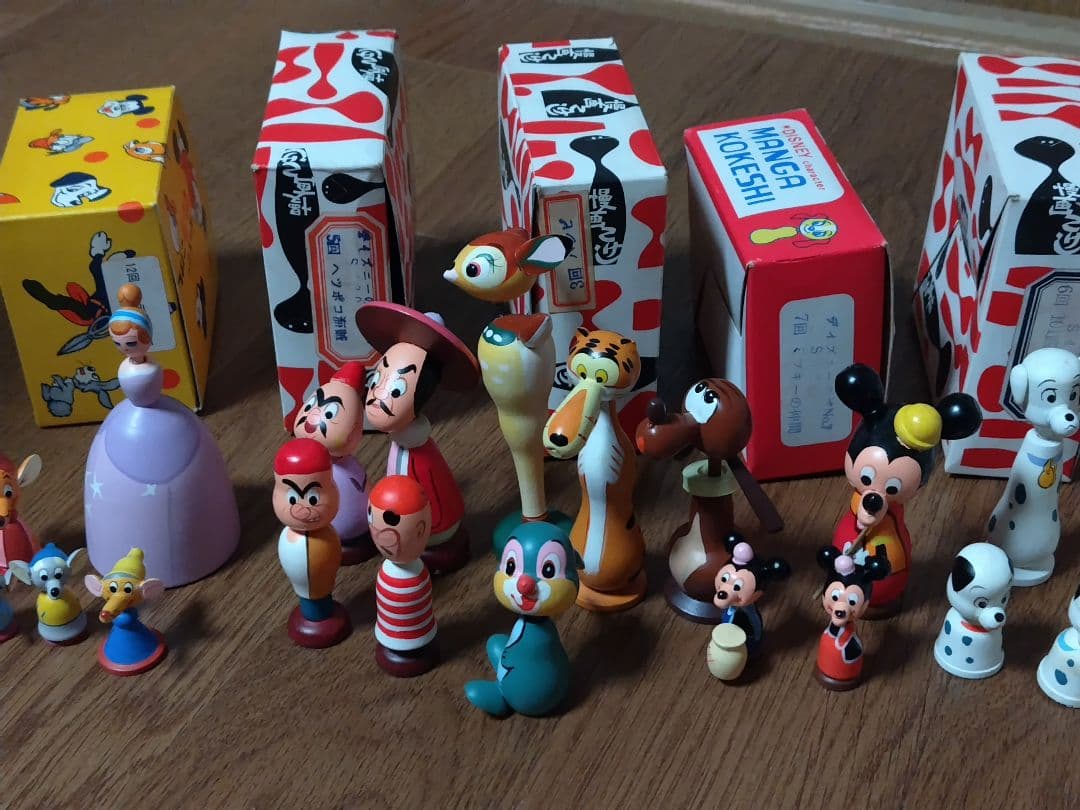 未使用 経年保管品ディズニーの城 まんがこけし 9種キャラミッキーマウス