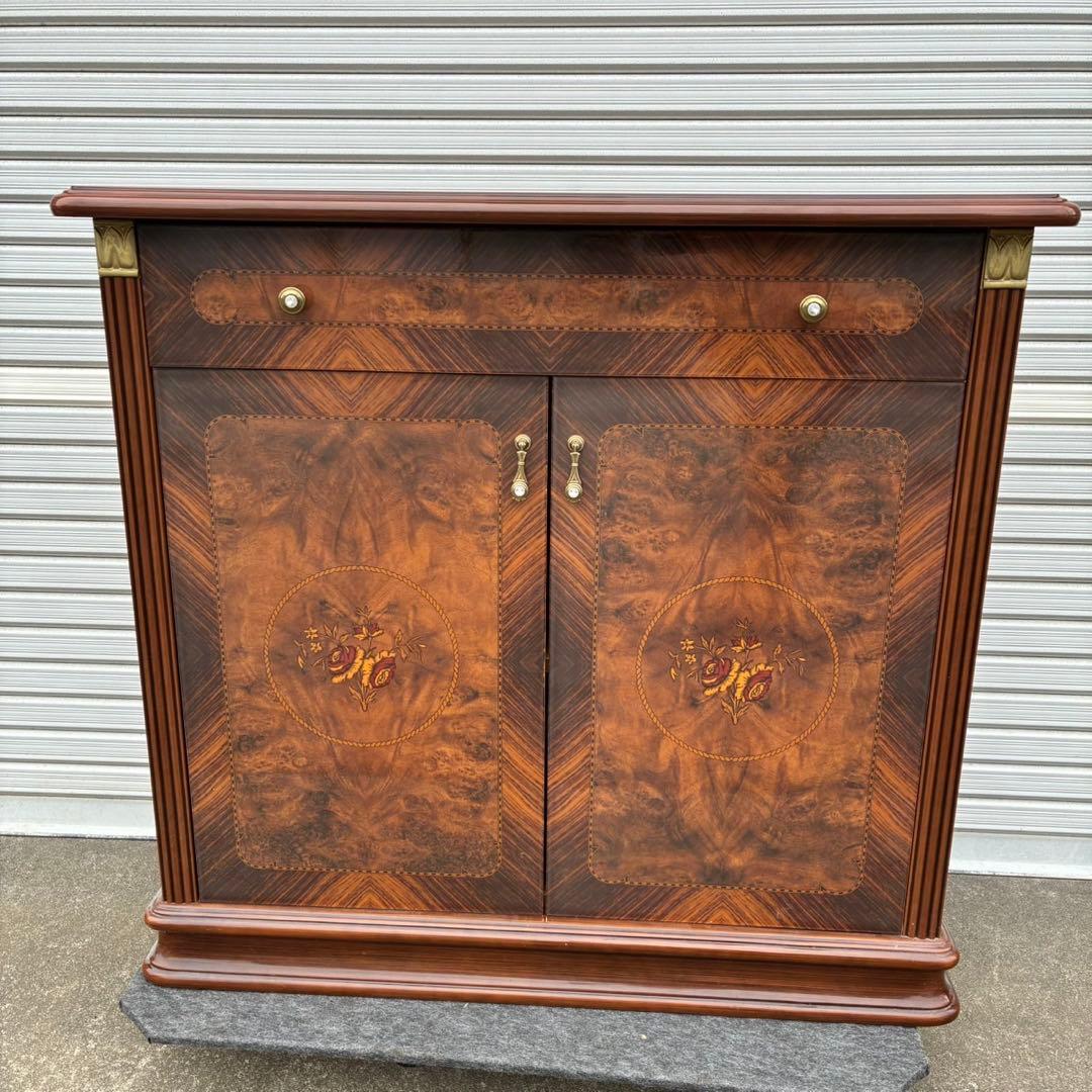 【送料込】イタリア　サルタレッリモビリ　サイドボード　アンティーク家具　ロココ調