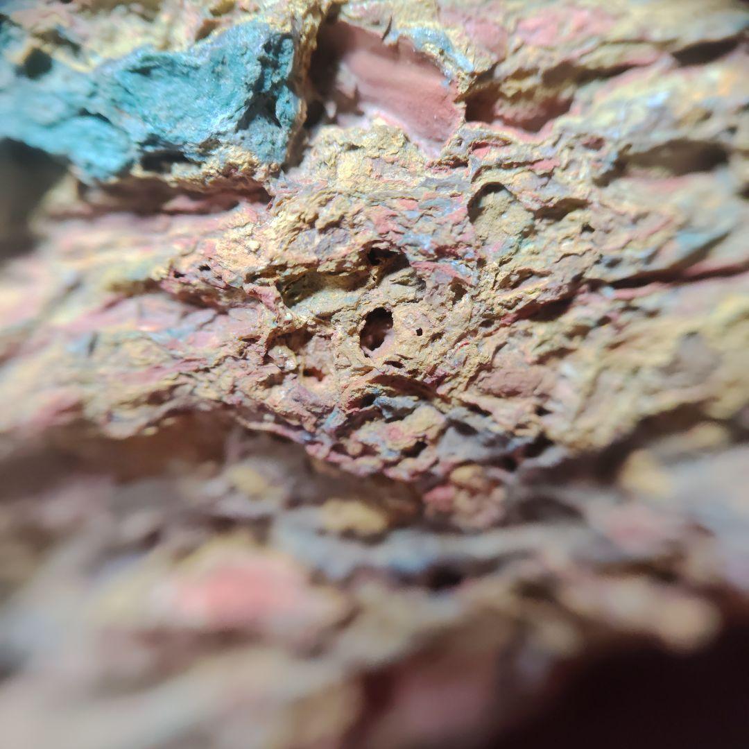 多彩な色の自然石（津軽錦石）原石、管理Ｎｏ．71238