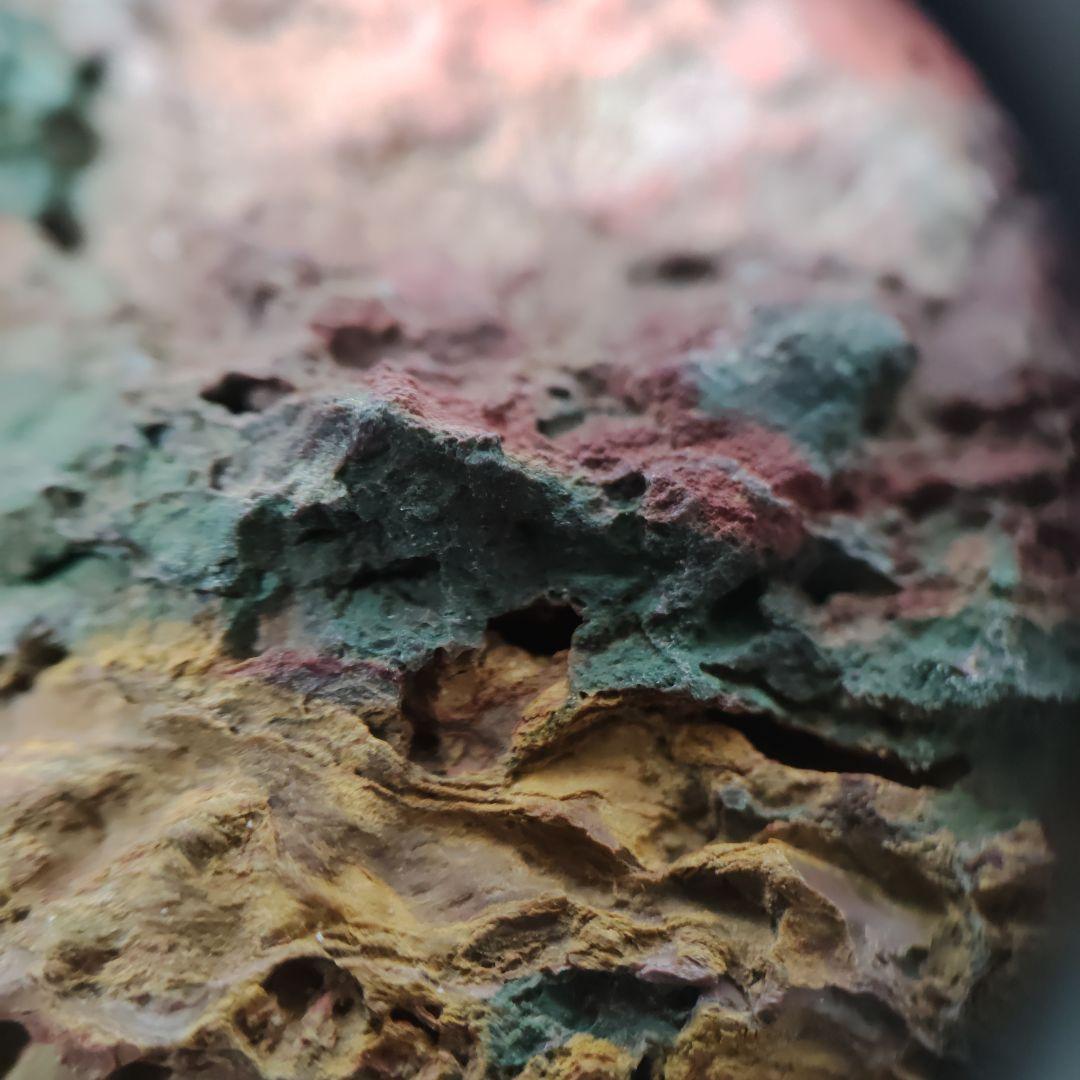 多彩な色の自然石（津軽錦石）原石、管理Ｎｏ．71238