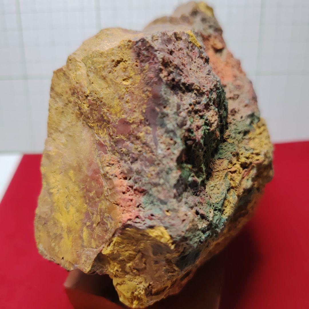 多彩な色の自然石（津軽錦石）原石、管理Ｎｏ．71238