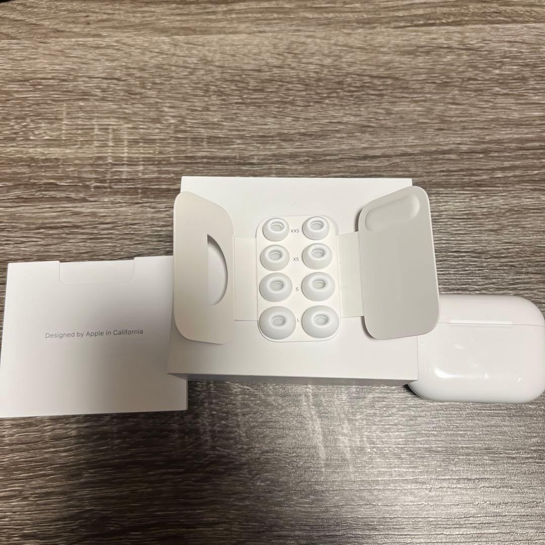 AirPods Pro 3 （第3世代）　充電ケース付き　ほぼ未使用