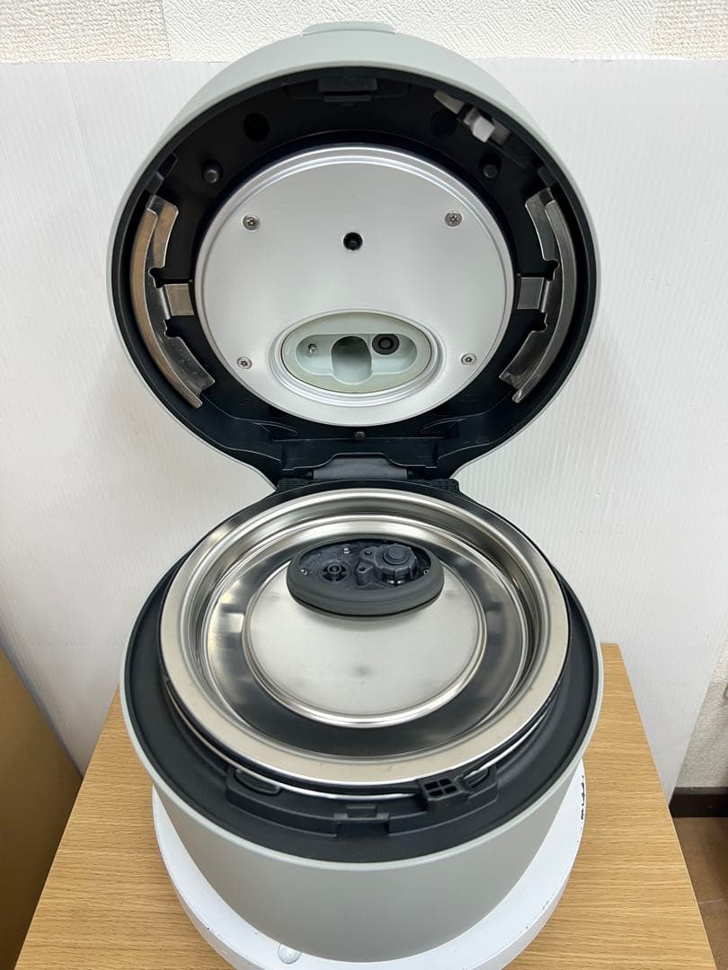 Panasonic 圧力IHジャー炊飯器 SR-R10A 2023年製 グリーン