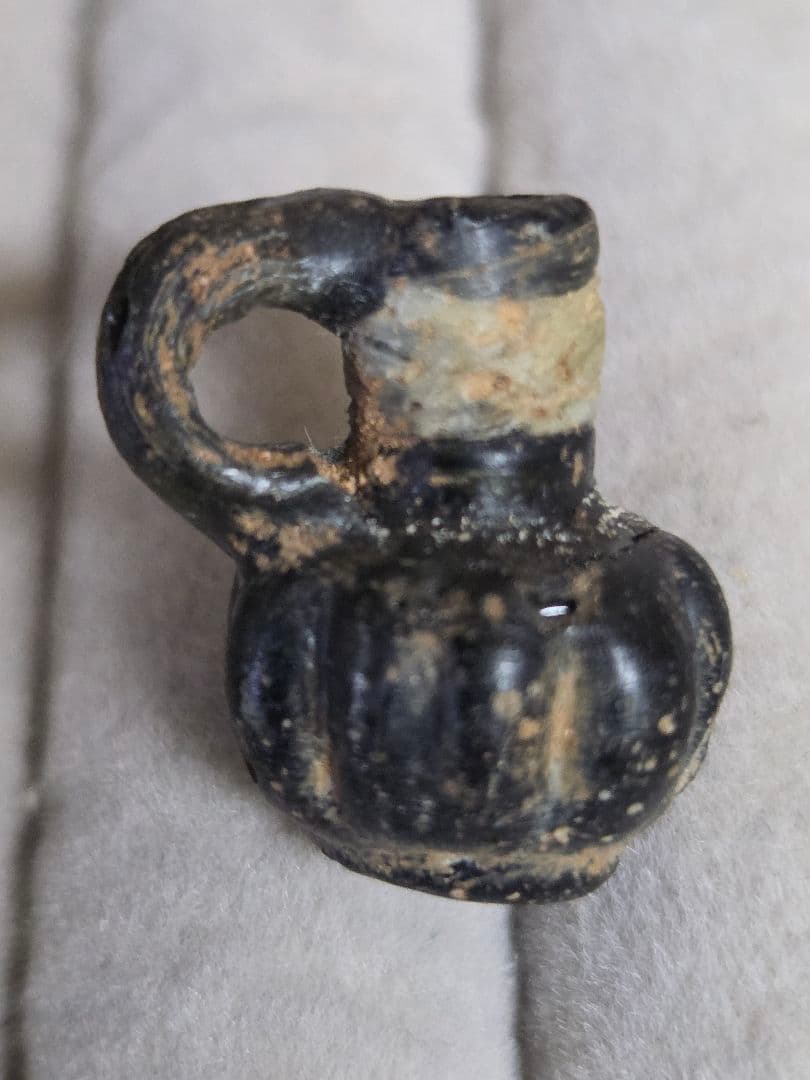 005　ビーズ　トンボ玉　容器玉　小さなガラス壺