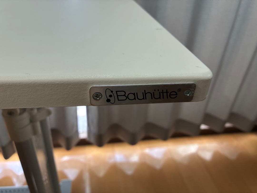 Bauhutte （バウヒュッテ） 手動昇降式 スタンディングデスク ホワイト