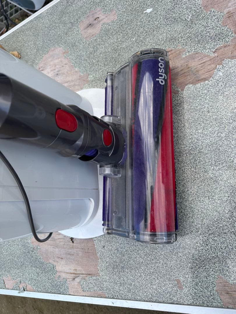 Dyson サイクロン掃除機！ダイソンＶ１０フルセット！スティッククリーナー
