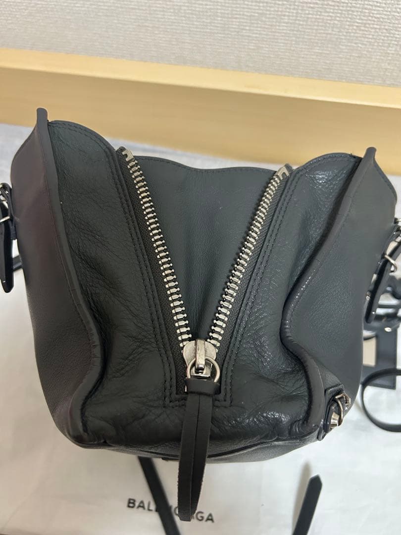 バレンシアガペーパーバックミニ　 袋あり　保証書ありバックチャーム付き