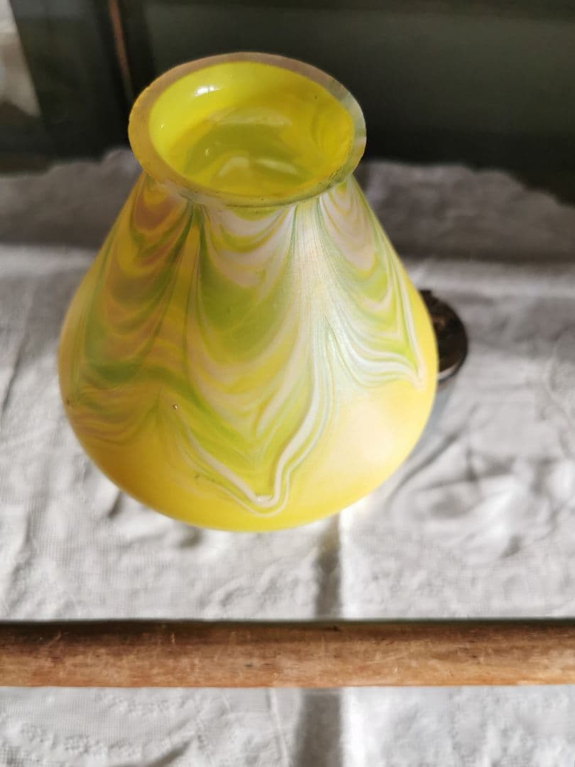 アンティーク 玉虫色イエロー&翠&乳白&桜 ファブリル系ガラス ランプスタンド