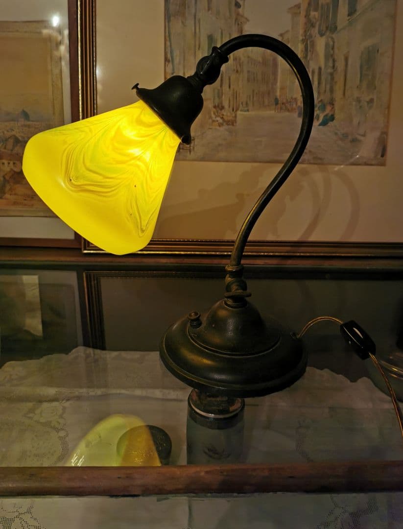 アンティーク 玉虫色イエロー&翠&乳白&桜 ファブリル系ガラス ランプスタンド