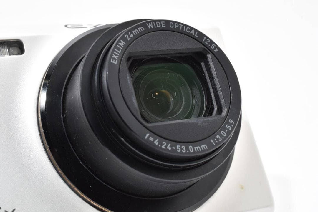 美品 カシオ　CASIO EXILIM EX-ZR100 ホワイト ＃A303