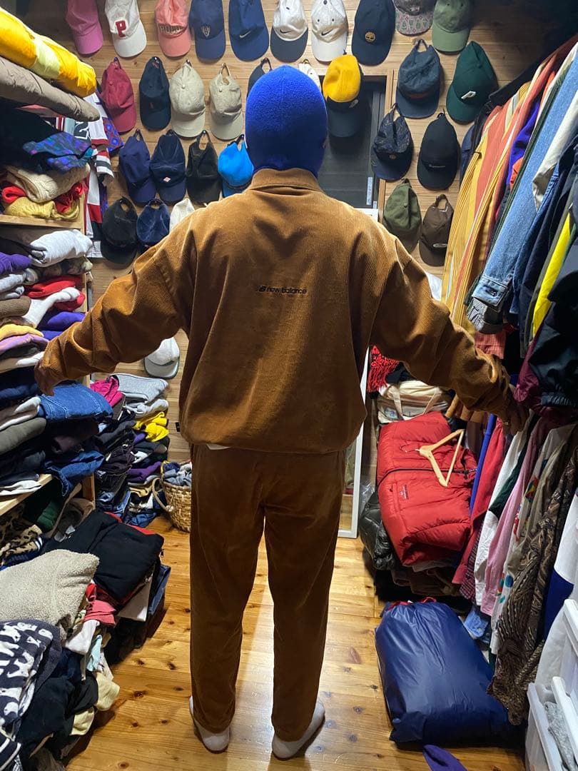 new balance コーデュロイセットアップ