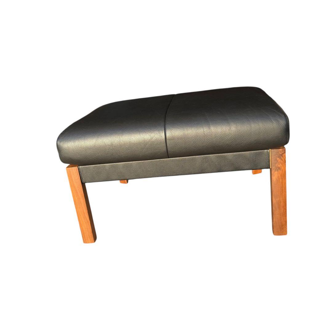 KZ007 カリモク　chitano レザー　オットマン　スツール黒　ブラック