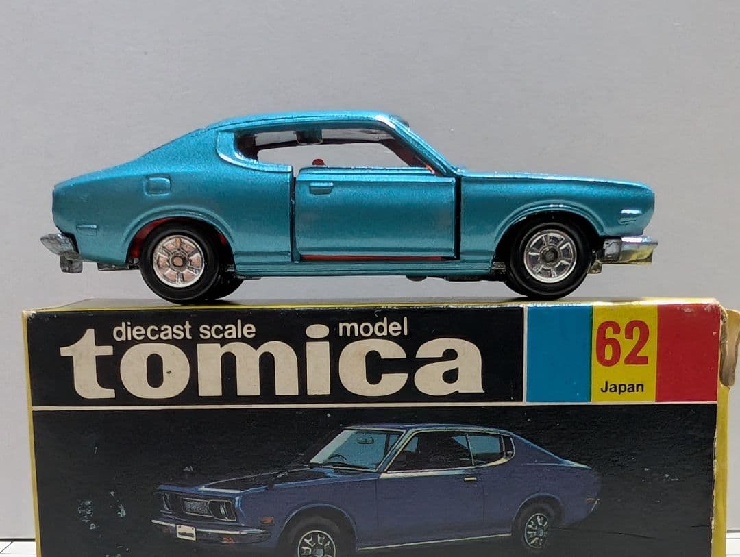 トミカ NISSAN BLUEBIRD-U 1800 SS-E 1/60