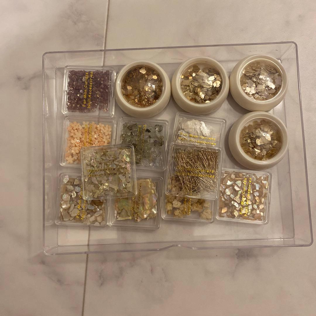 ジェルネイル 引退品 容量多 パーツ多数 ネイルポリッシュ ネイルチップ多数