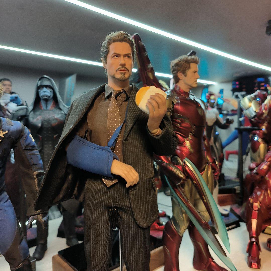 トニー・スターク フィギュア ハンバーガー付き