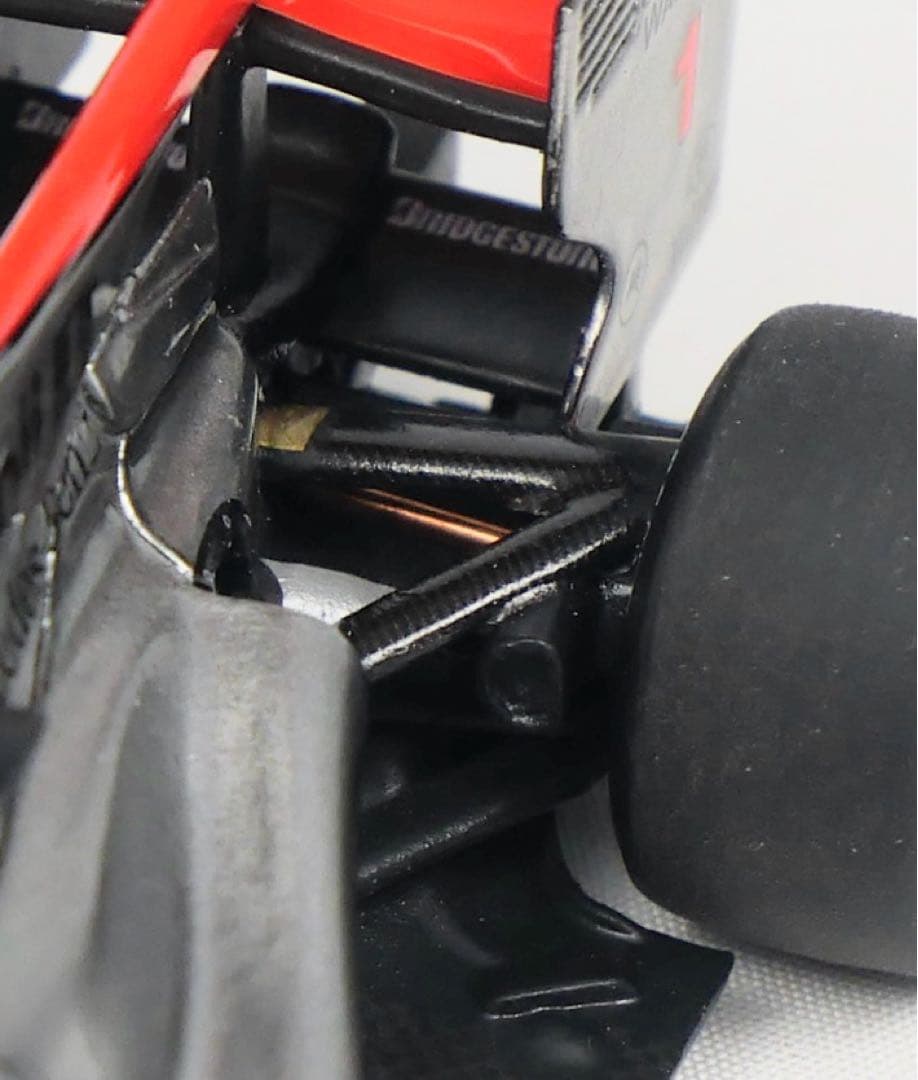 1/43 silverline マクラーレンMP4/25 完成品