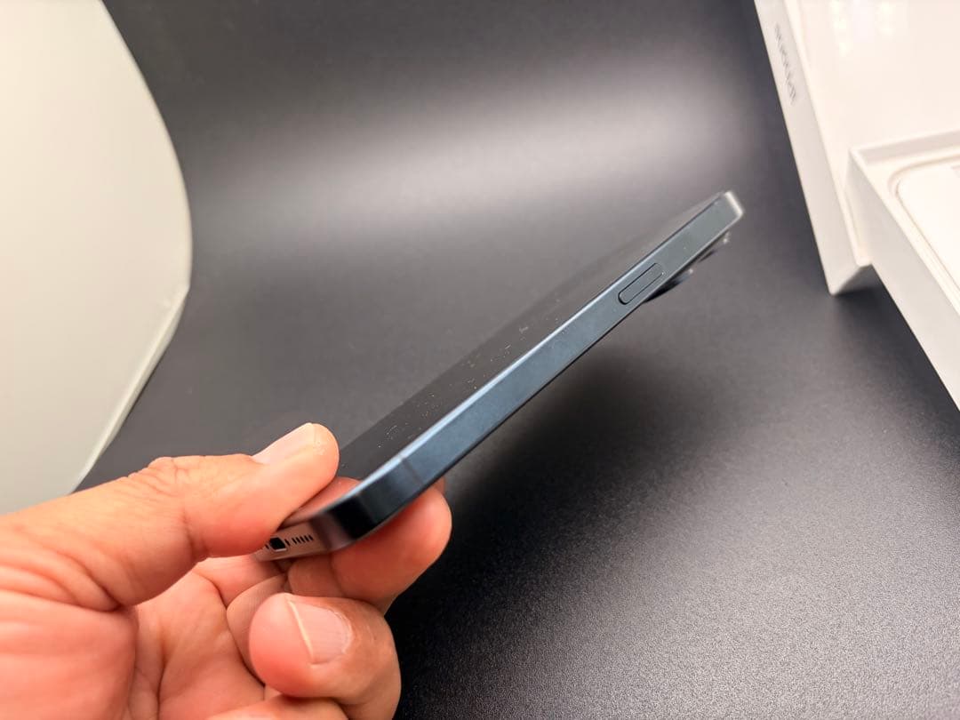 Apple iPhone 15Pro ブルーチタニューム自身有り綺麗