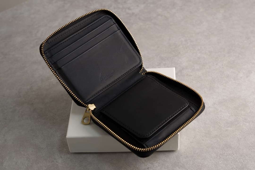 【ほぼ新品】レンマ クルバ ミニラウンドウォレット ブラック lemma