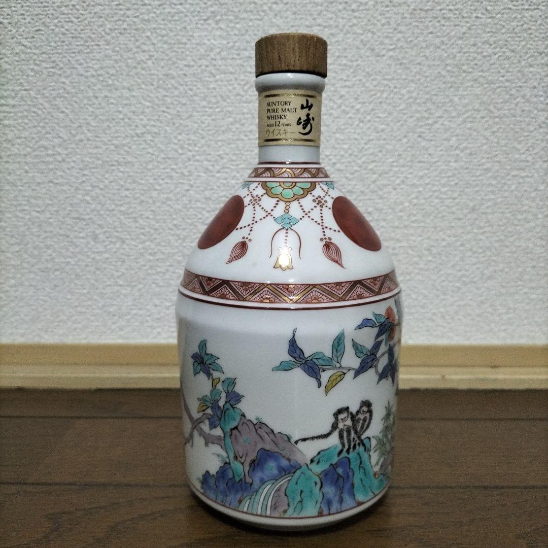 空き瓶サントリーピュアモルトウイスキー 山崎12年有田焼【錦赤玉瓔珞文風物絵 】