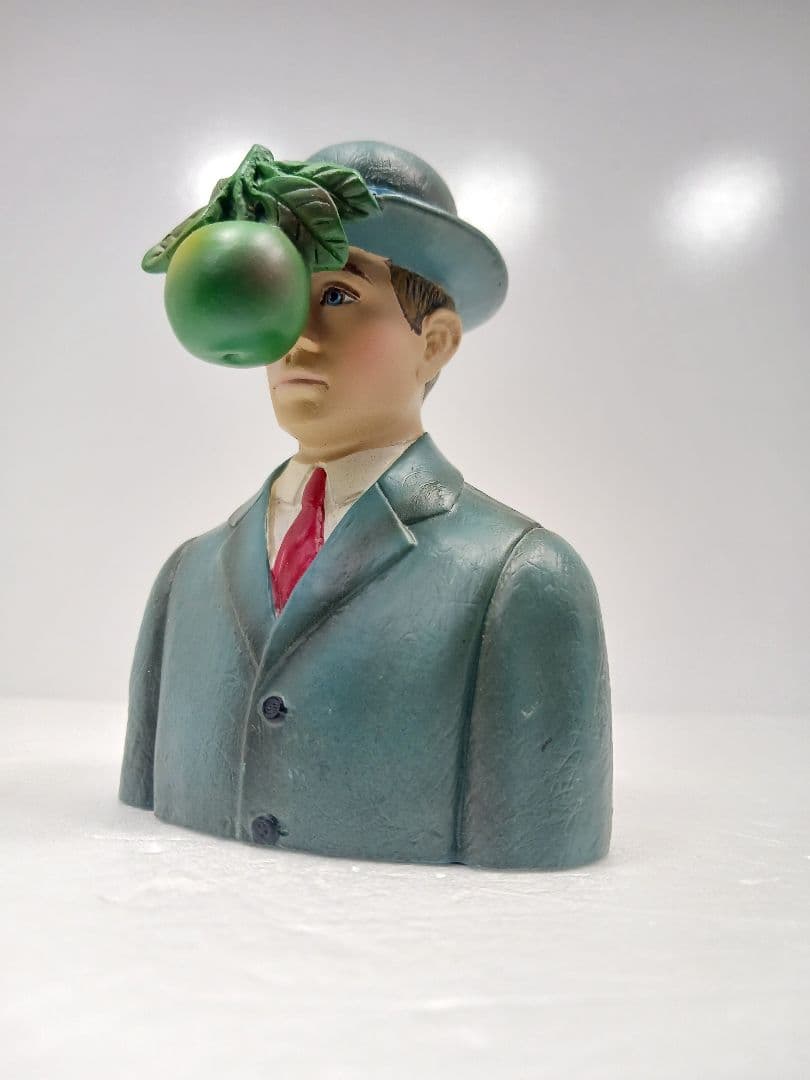 ポケットアート ルネ・マグリット スタチュー