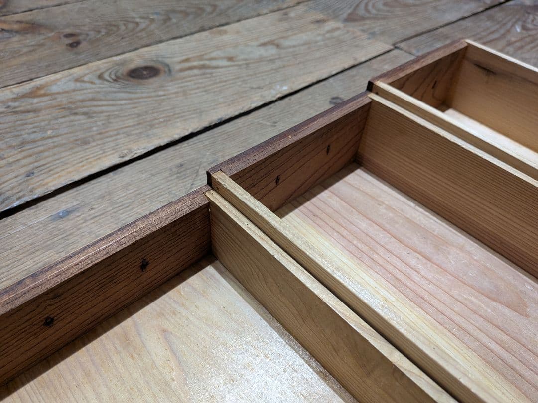 1115 アンティーク　小引き出し　収納棚　小物入れ　ケース　古家具　レトロ