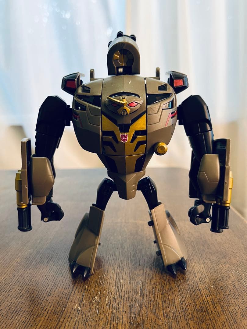 トランスフォーマー アニメイテッド ブラックアウト