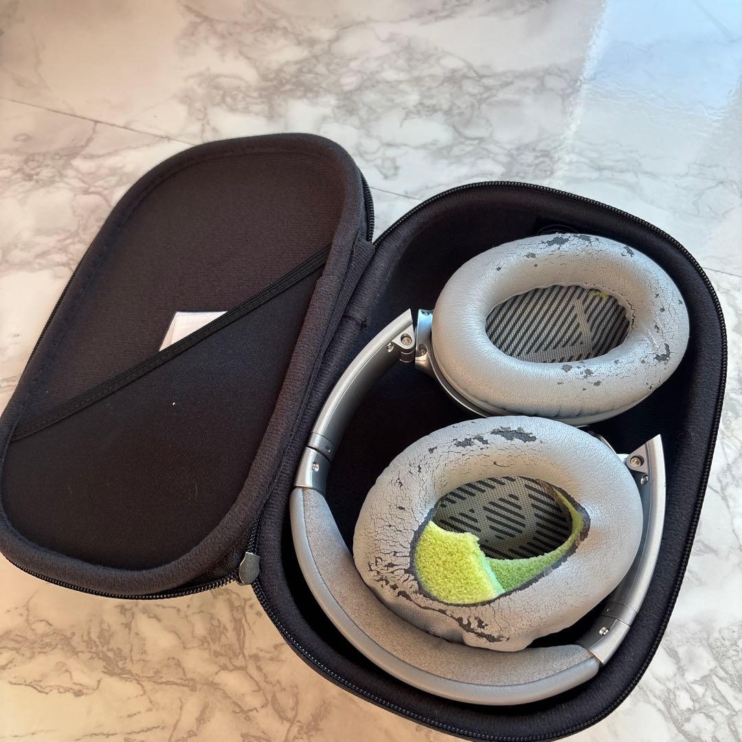 高騰中 Bose QuietComfort 35 II ワイヤレスヘッドセット