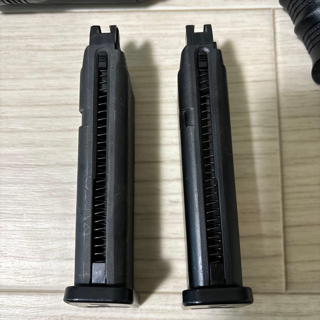 GLOCK 17 ガスブロ　マガジン2本