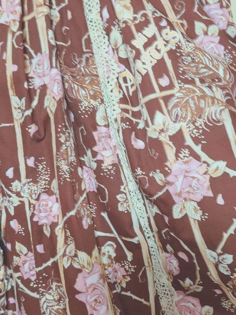 Alice and the pirates　ローズジェイル　バッスルスカート