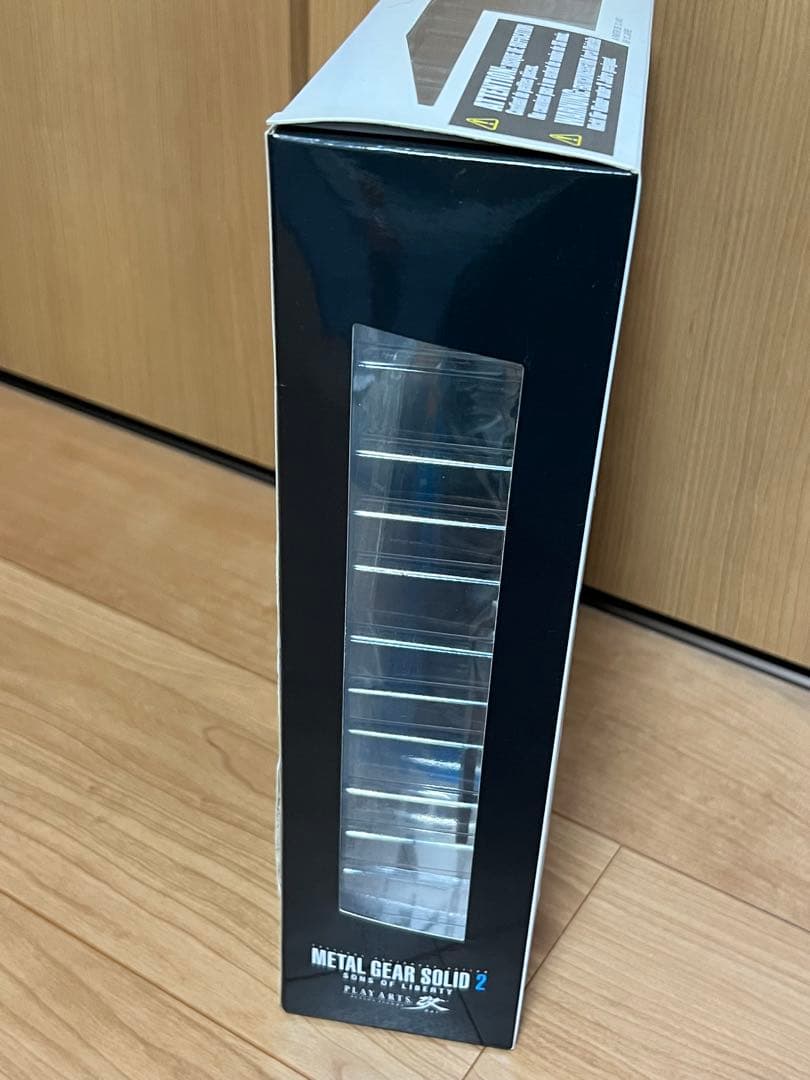 L GEAR SOLID2 PLAY ARTS 雷電 フィギュア