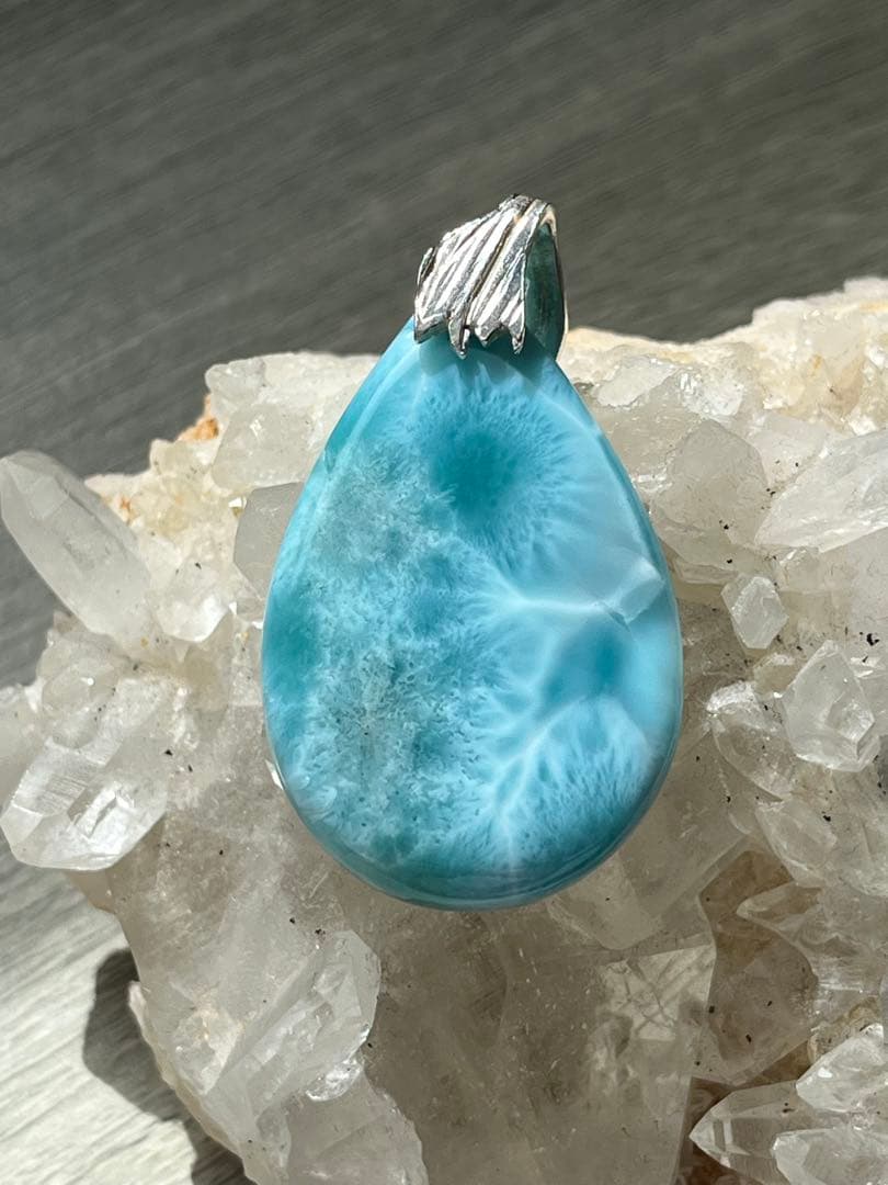 天然石☆高品質！ラリマーしずく型ペンダントトップ☆リーフバチカン&模様が美しい