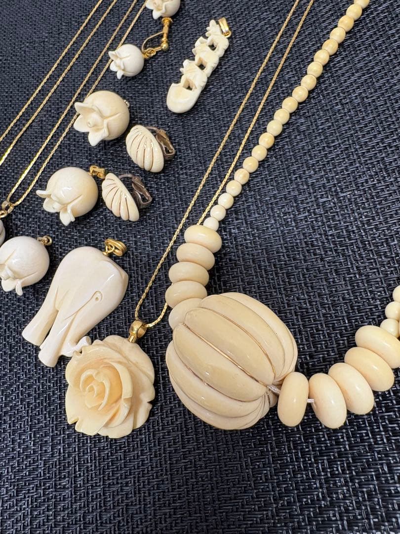 象牙調のハンドメイドアクセサリーセット