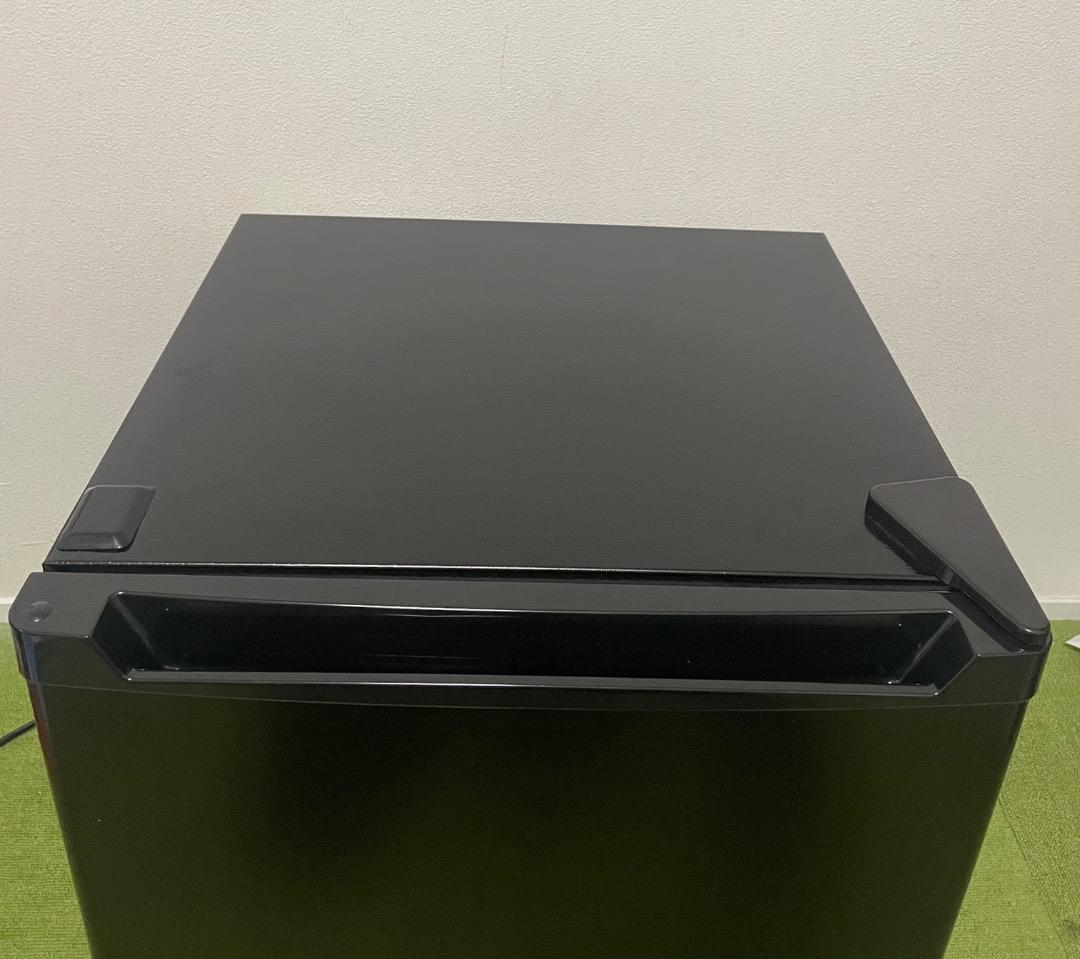美品 冷蔵庫 2022年製 46Lブラック PRC-B051D-B