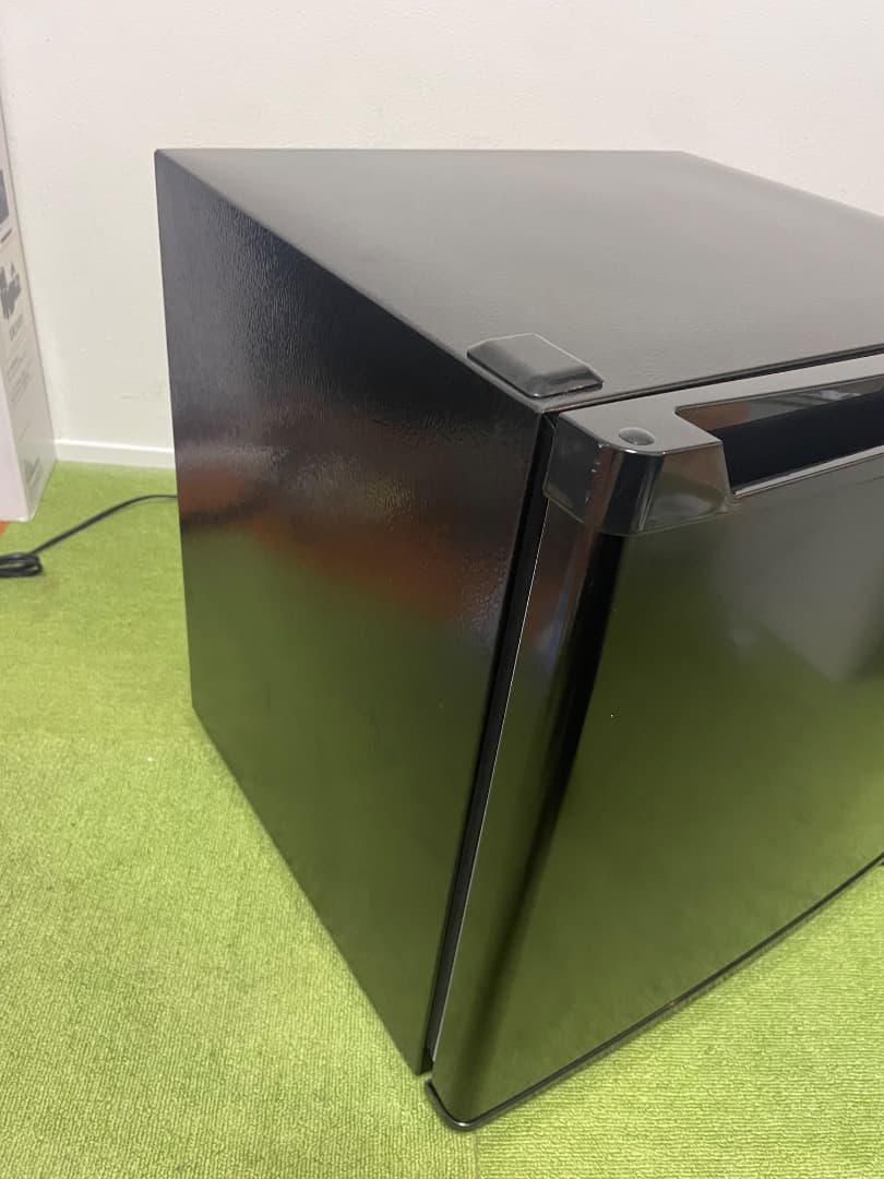 美品 冷蔵庫 2022年製 46Lブラック PRC-B051D-B