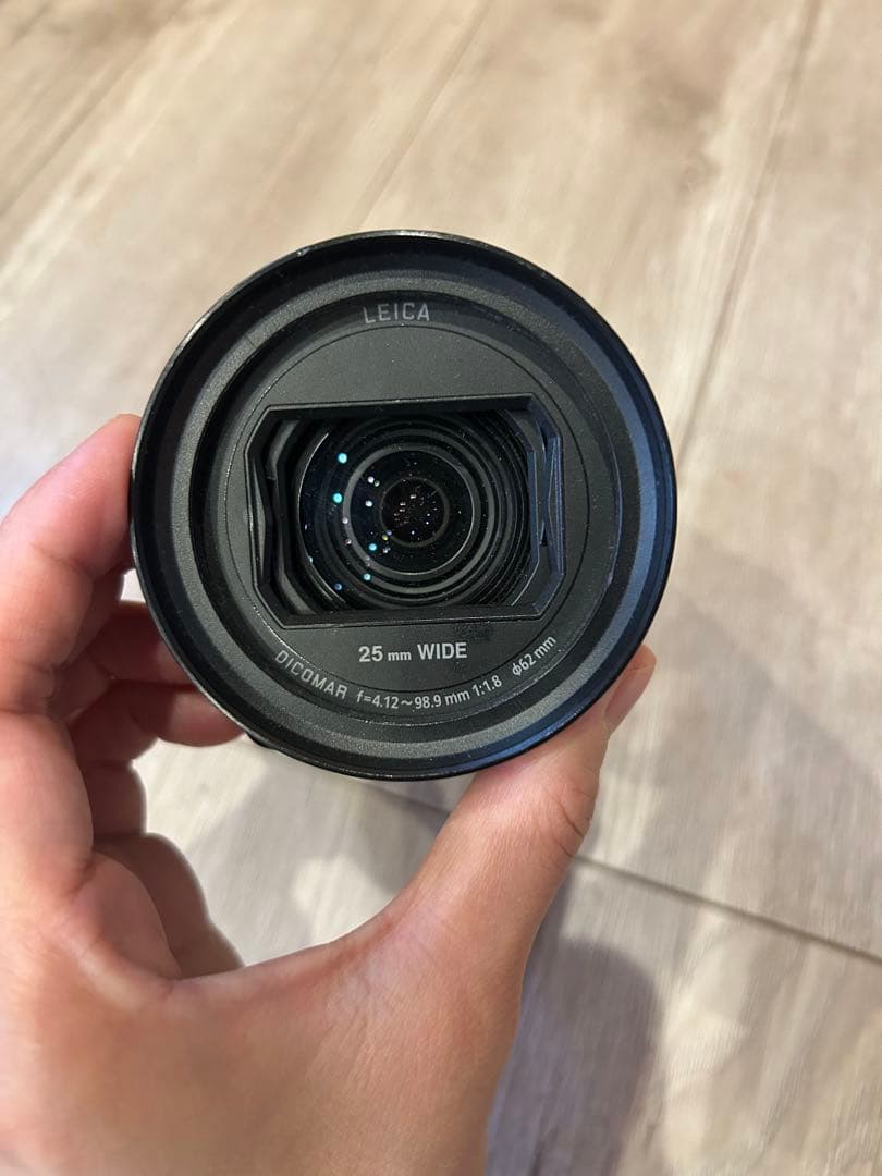 ジャンク品　ビデオカメラ　パナソニック　HC-VX1M レッド