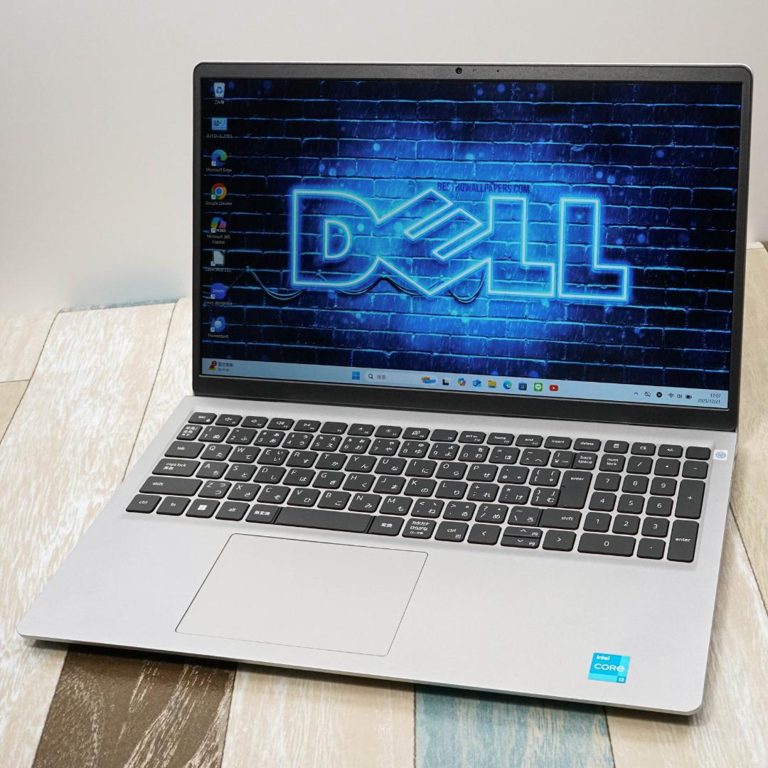 極美品の神速仕様✨１１世代コアｉ３に超高速ＳＳＤ＆大容量メモリ搭載✨フルＨＤ液晶