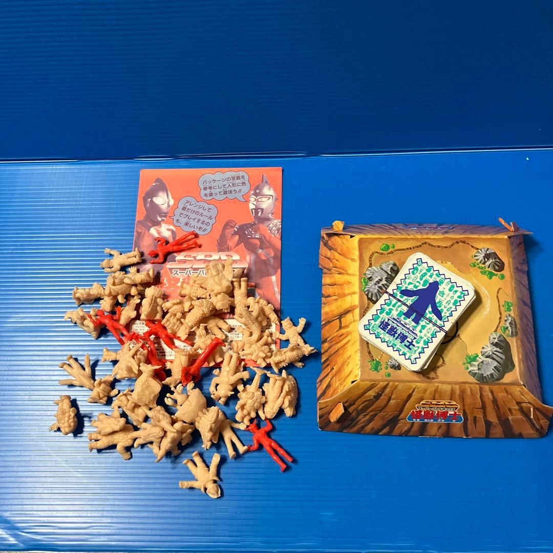 スーパーバトルボックス怪獣￼博士