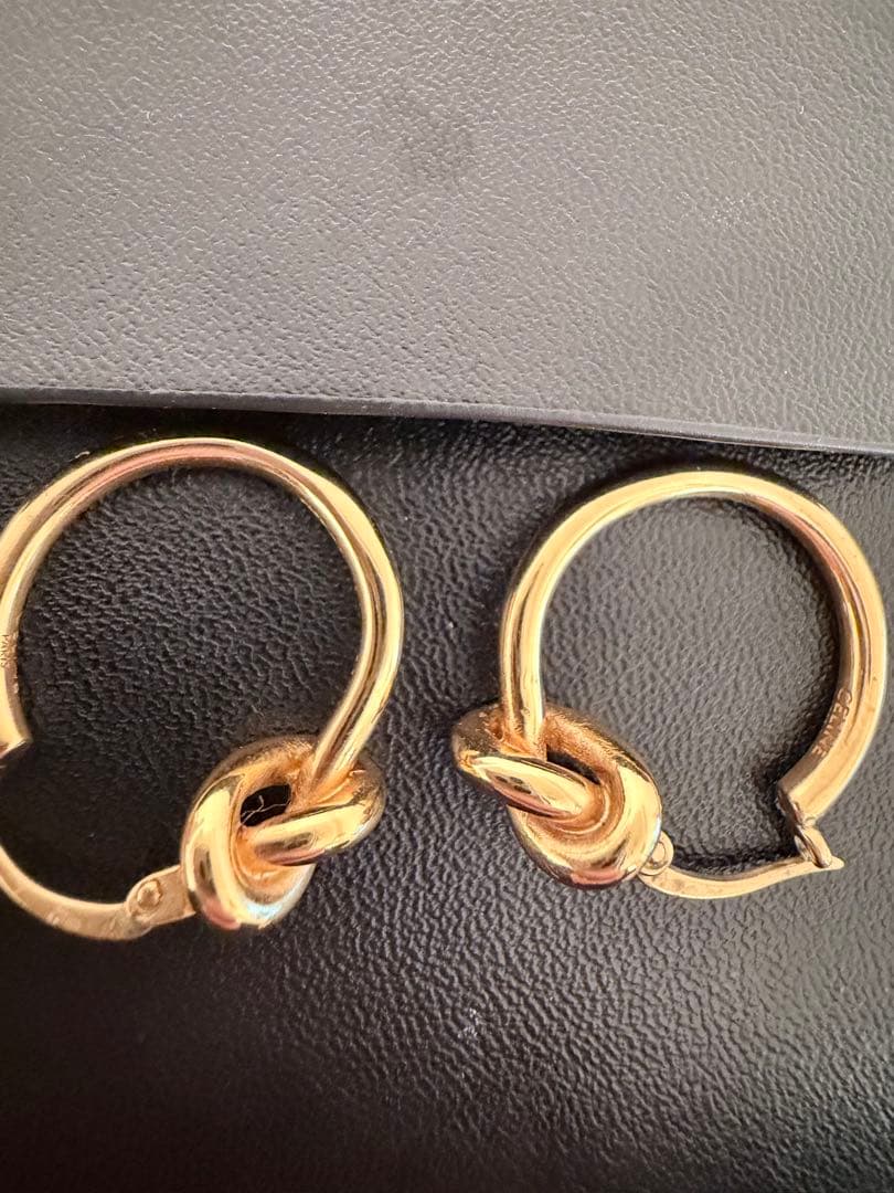 CELINE ノット スモールフープ / ゴールドフィニッシュ ブラス