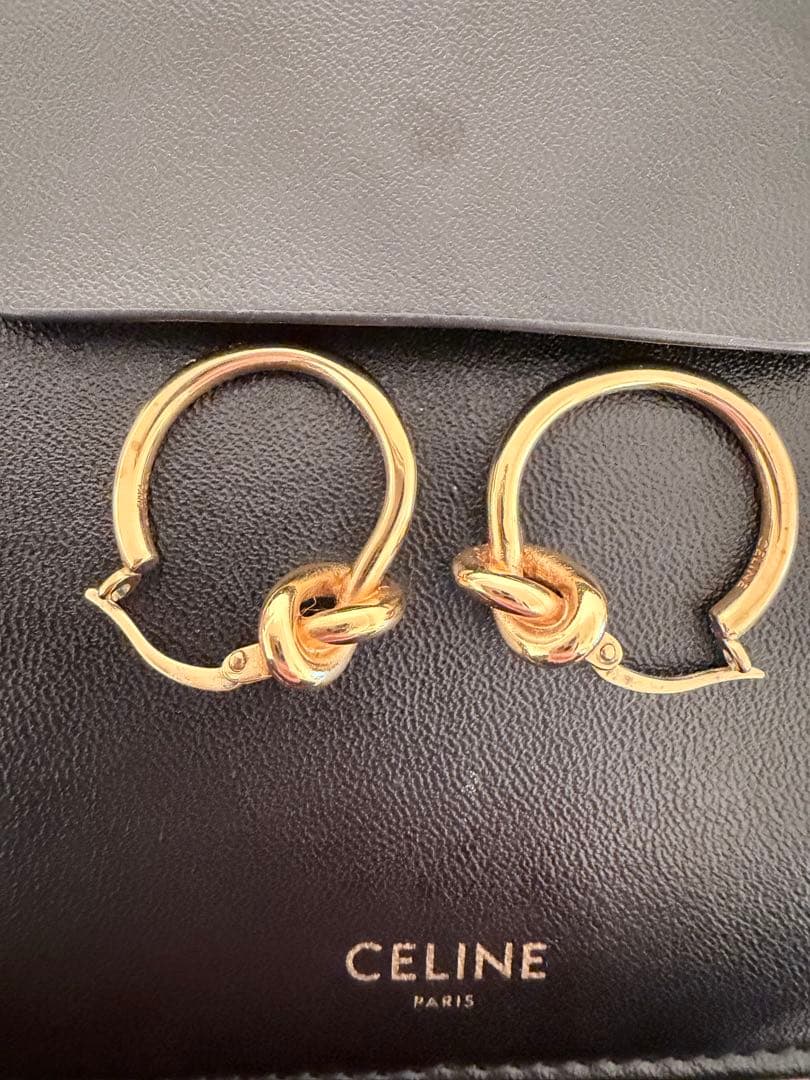 CELINE ノット スモールフープ / ゴールドフィニッシュ ブラス