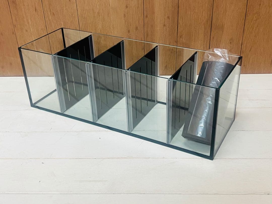 特注600×200×200 5室水槽 特注仕切り板 ブラックシリコン 未使用品