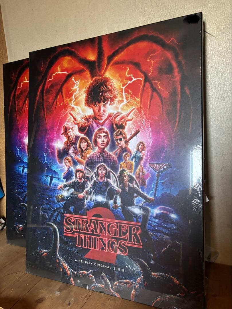 ストレンジャーシングス2 木枠付きキャンバスポスターサイズ60cm× 80cm
