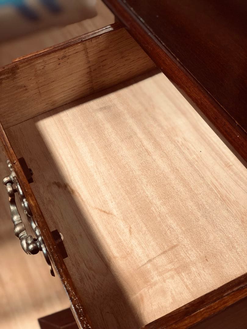 【米国アンティーク】vintageナイトテーブル／真鍮取っ手×ターンドレッグ