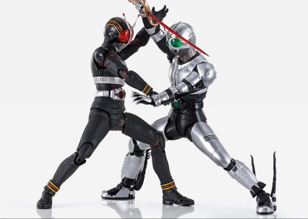 S.H.Figuarts（真骨彫製法）　BLACK、シャドームーン　2体セット