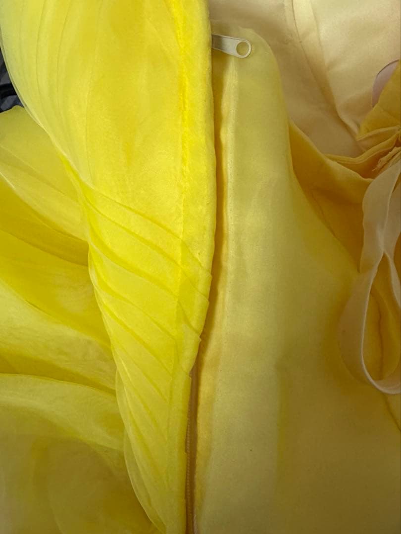 カラードレス イエロー　ウェディング 美女と野獣　演奏会