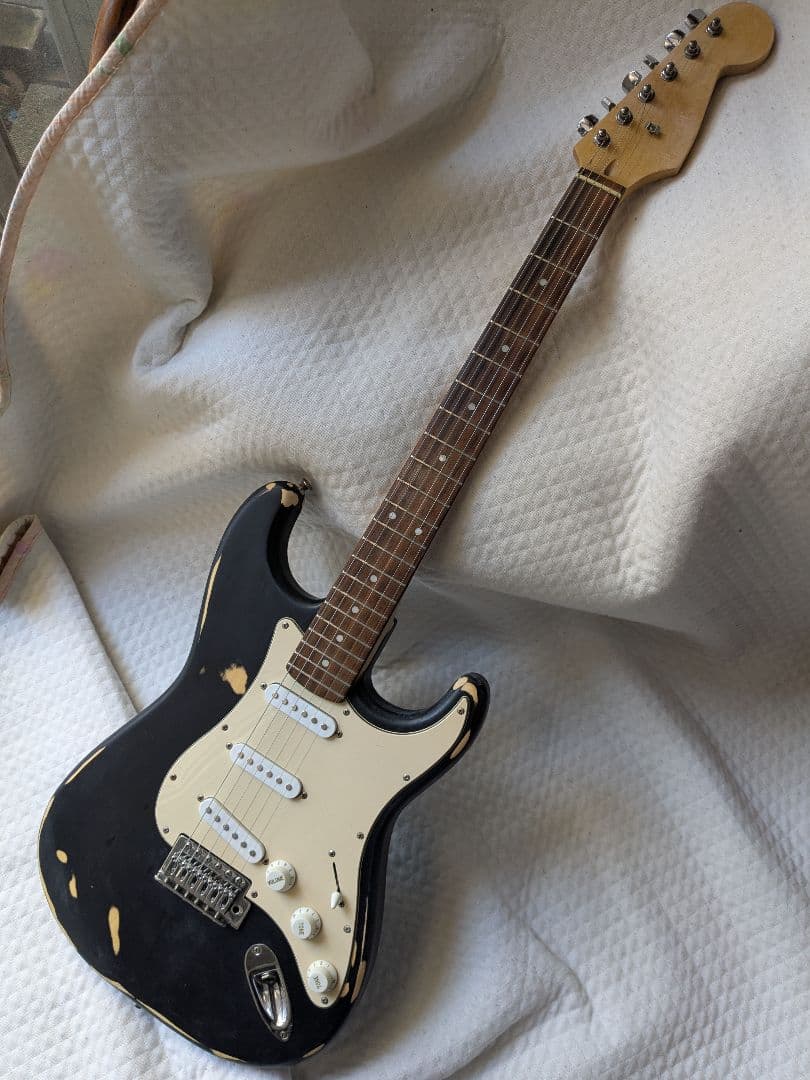 レリック加工　エレキギター フォトジェニック　ストラトキャスター　ブラック