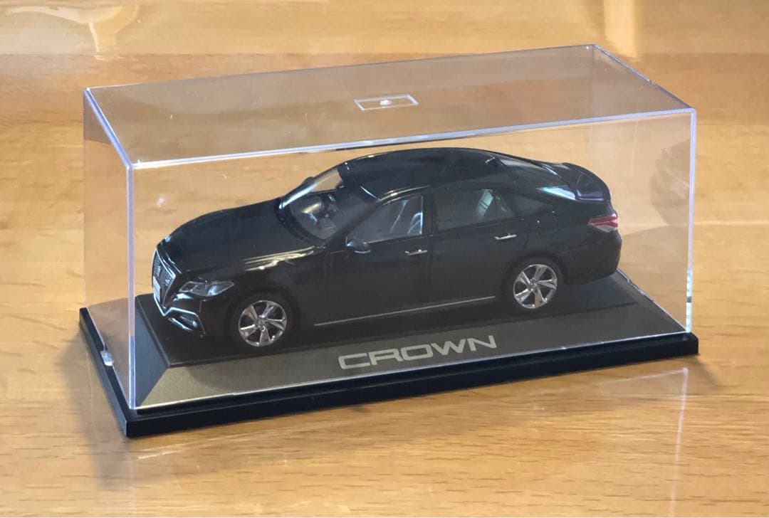 トヨタ 15代目CROWN アスリートRS カラーサンプル♪