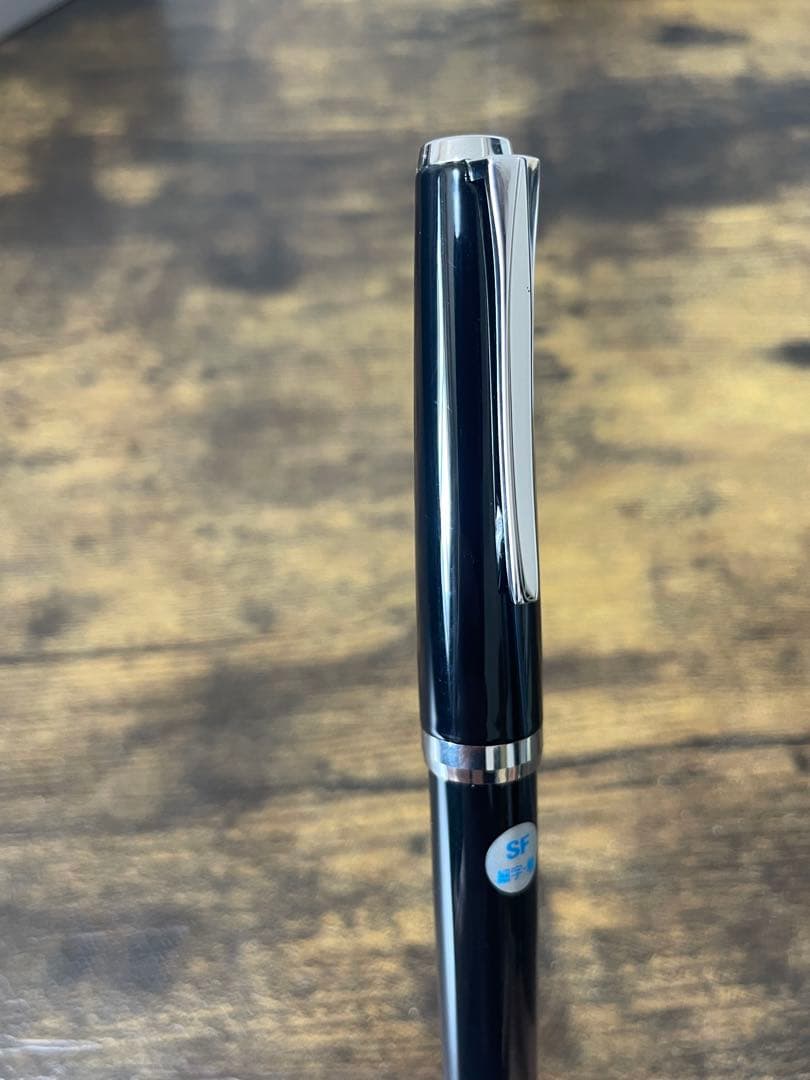 新品未使用　金属軸　エラボー　SFニブ　ブラック　パイロット　万年筆　備品あり